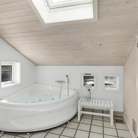 Feriehus Mejsevej Nexø Ii Spidsegård