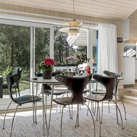 Gorgeous Home In Nexo With Wifi *