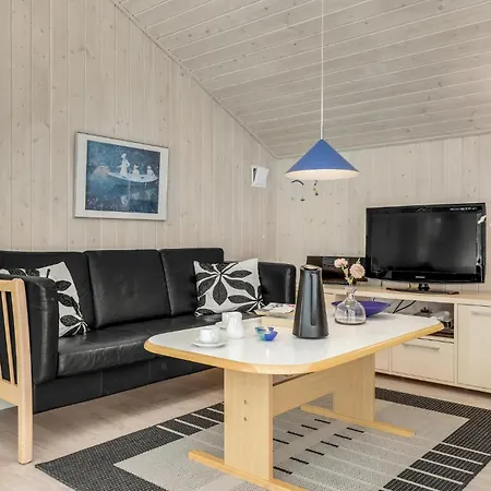 Дом отдыха Gorgeous Home In Nexo With Wifi *