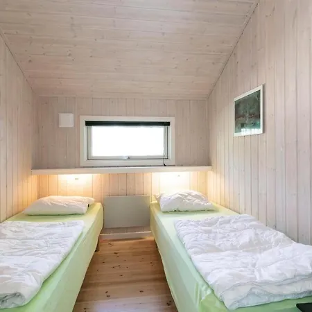 Gorgeous Home In Nexo With Wifi Дом отдыха *